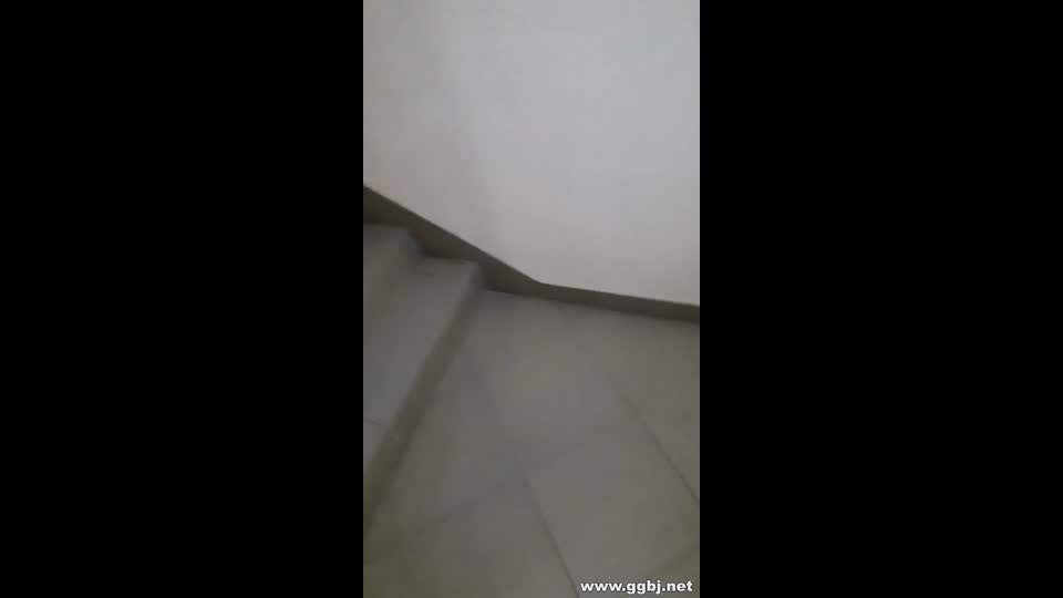 한국야동-계단 간단 펠라